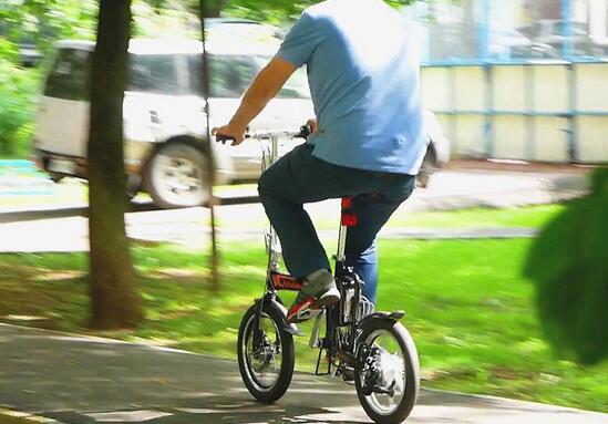 Airwheel R5 smart ebike